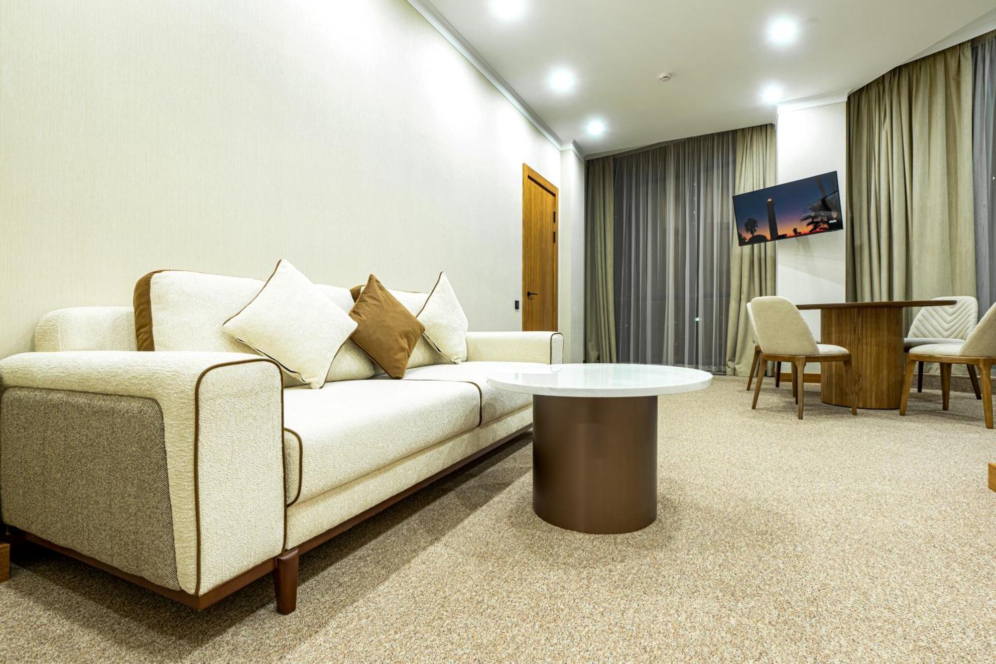 Mardan Hotel Shymkent Eksteriør billede