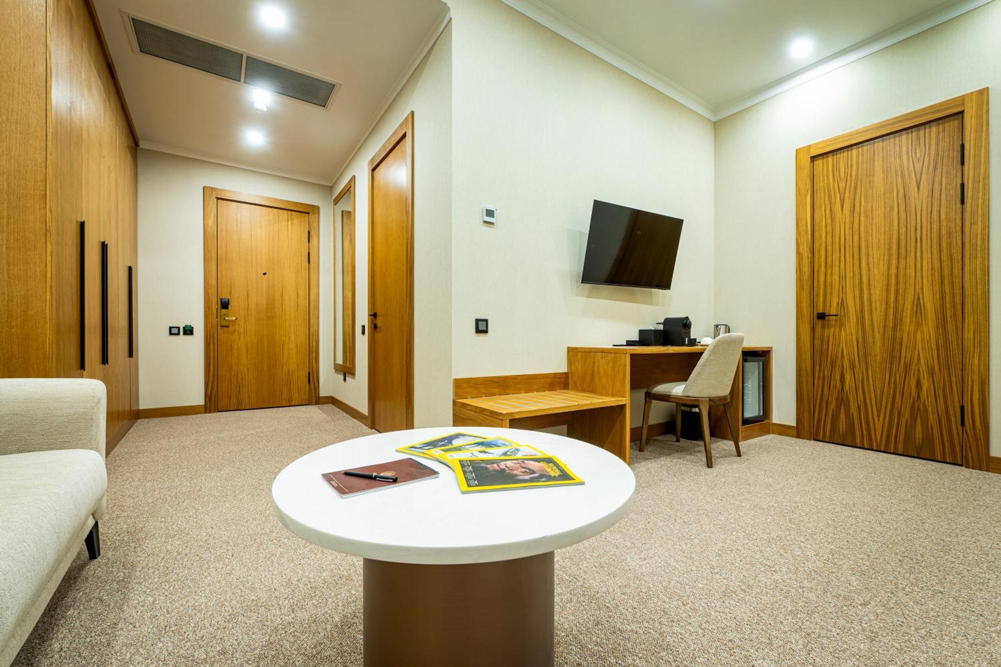 Mardan Hotel Shymkent Eksteriør billede