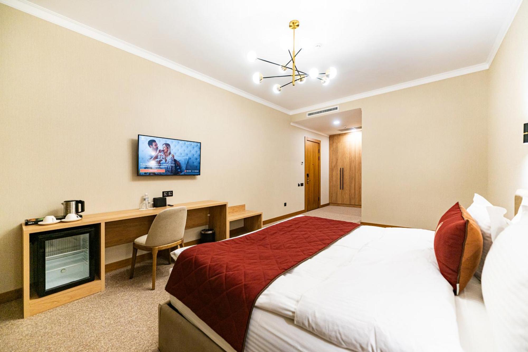 Mardan Hotel Shymkent Eksteriør billede